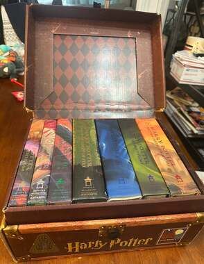 Harry Potter Complete Hardcover Set Books 1-7 in Collectible Trunk